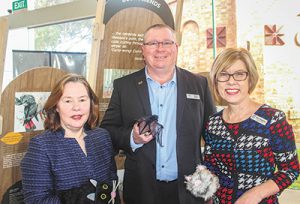 Picture exhibition gets kids reading