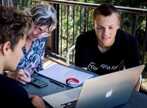 Youngsters.co supports seniors’ learning