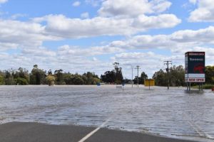 Country mayors want more money for roads