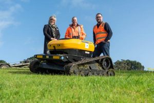 Cutting edge solution for cutting grass