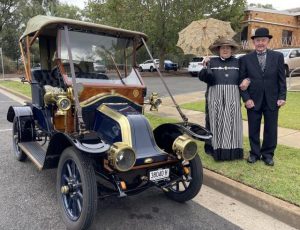 Vintage vehicles head to Griffith