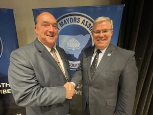 New leadership for country mayors group