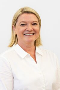 Kylie Davies beats strong field